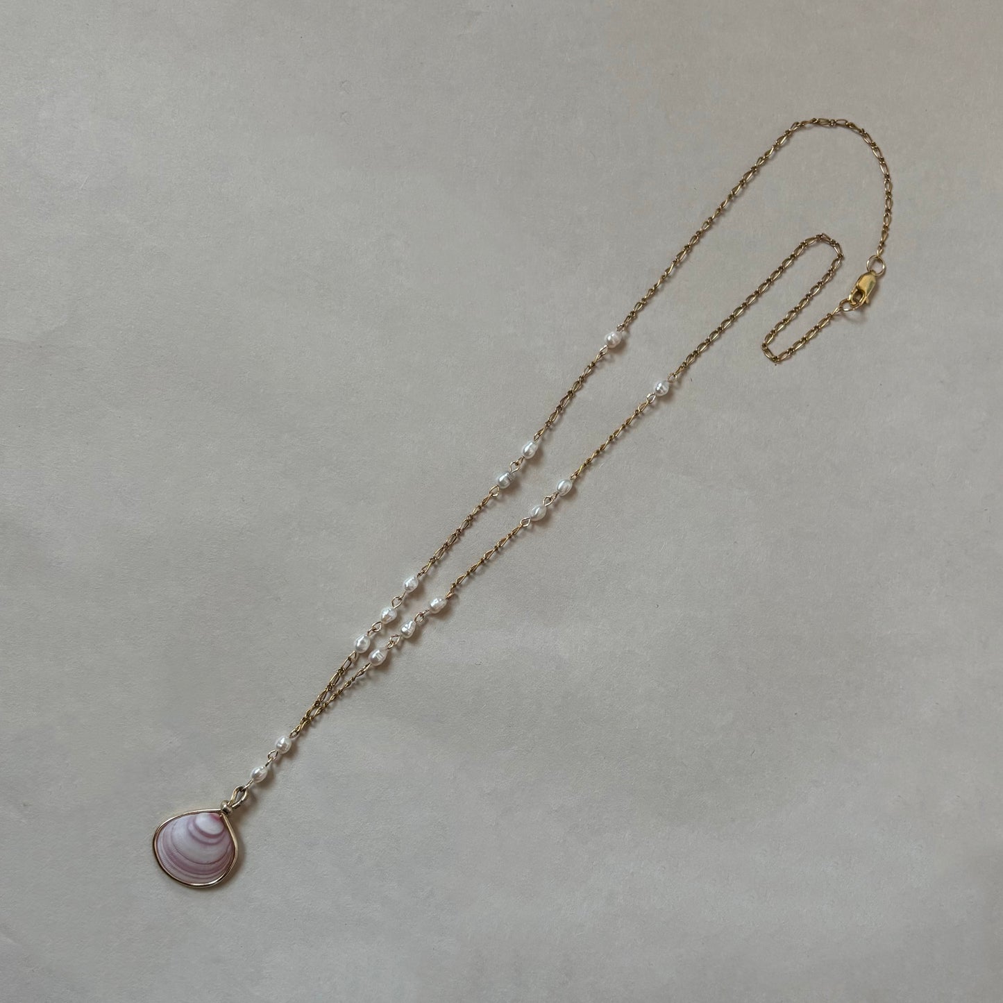 shell pearl necklace