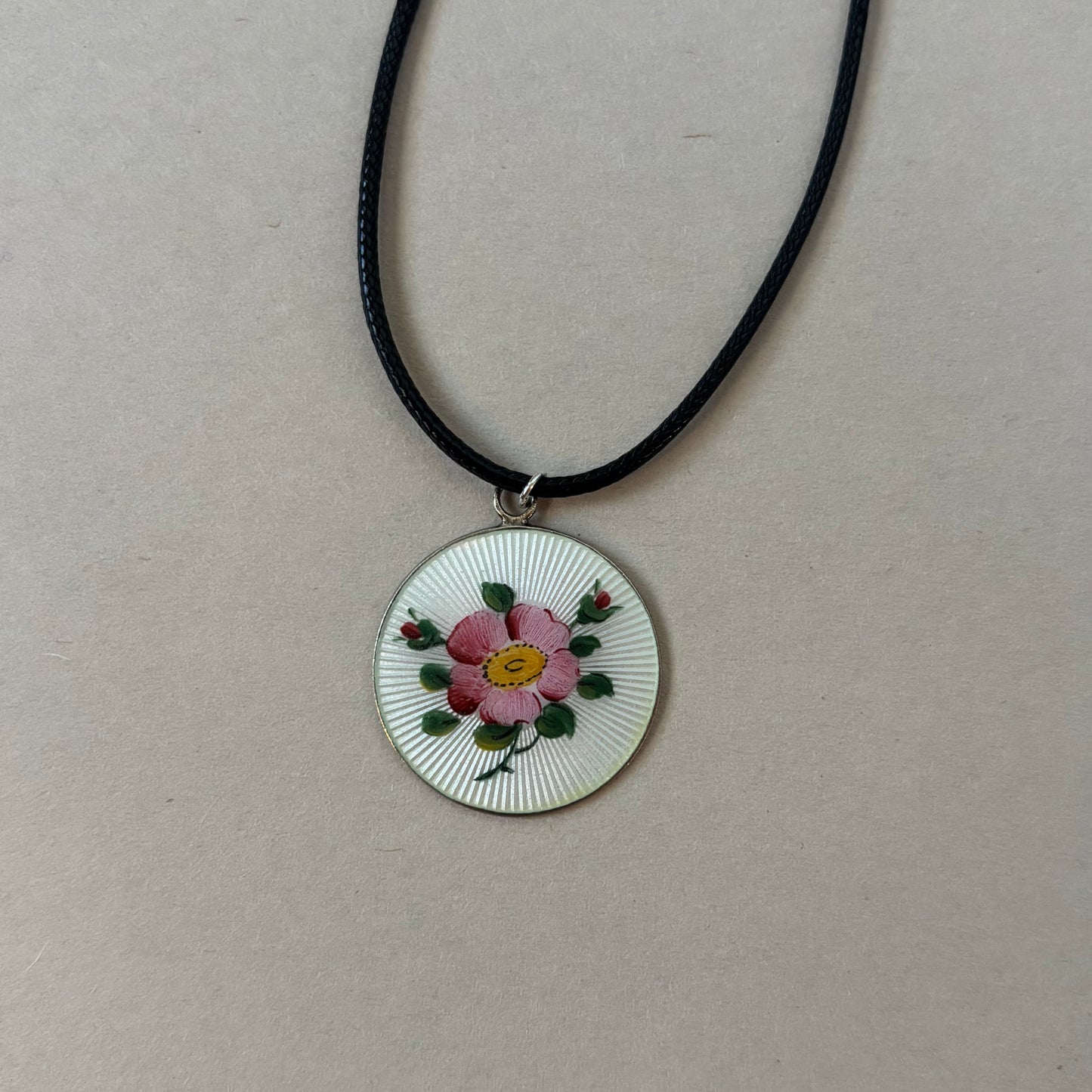 painted flower necklace