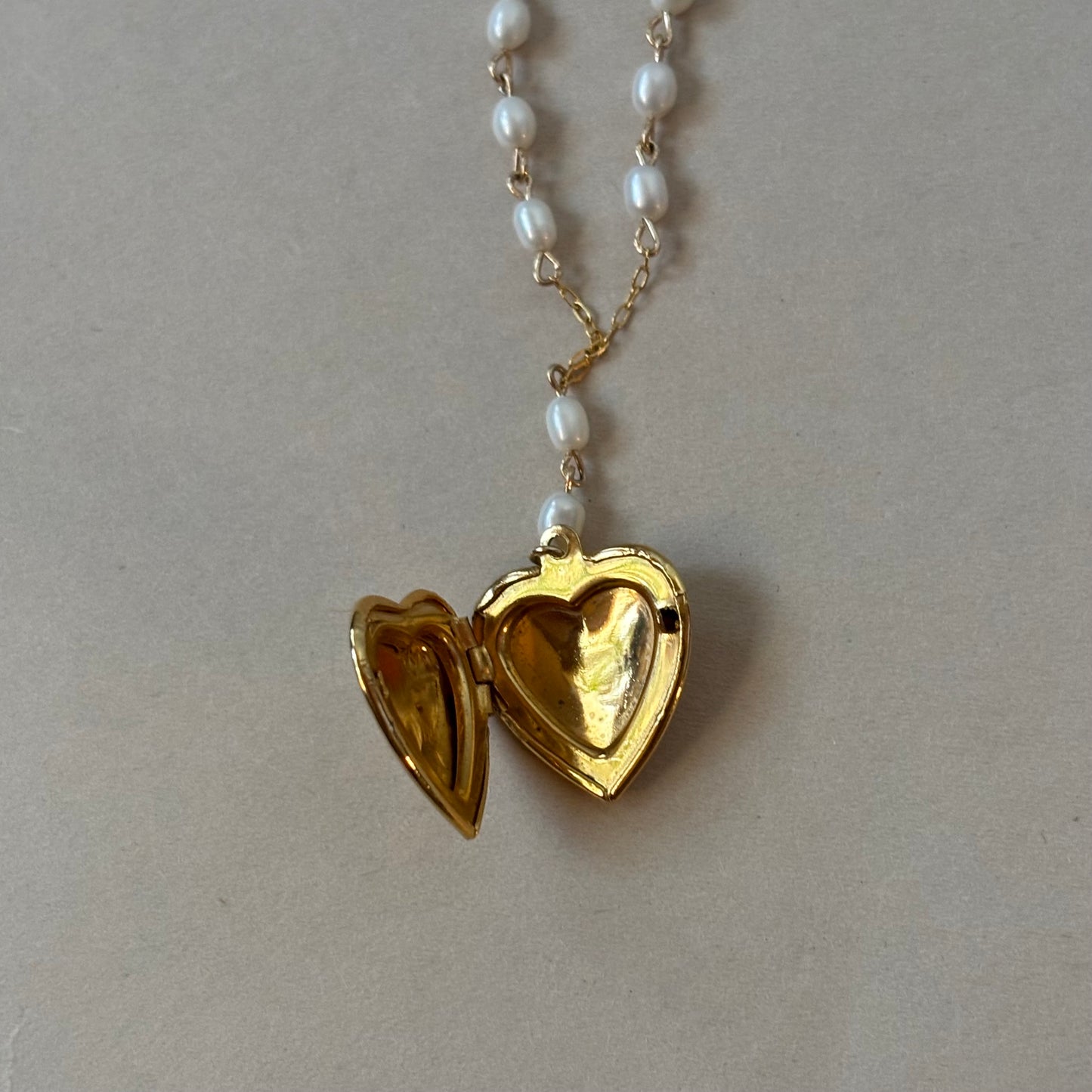 pearl locket necklace