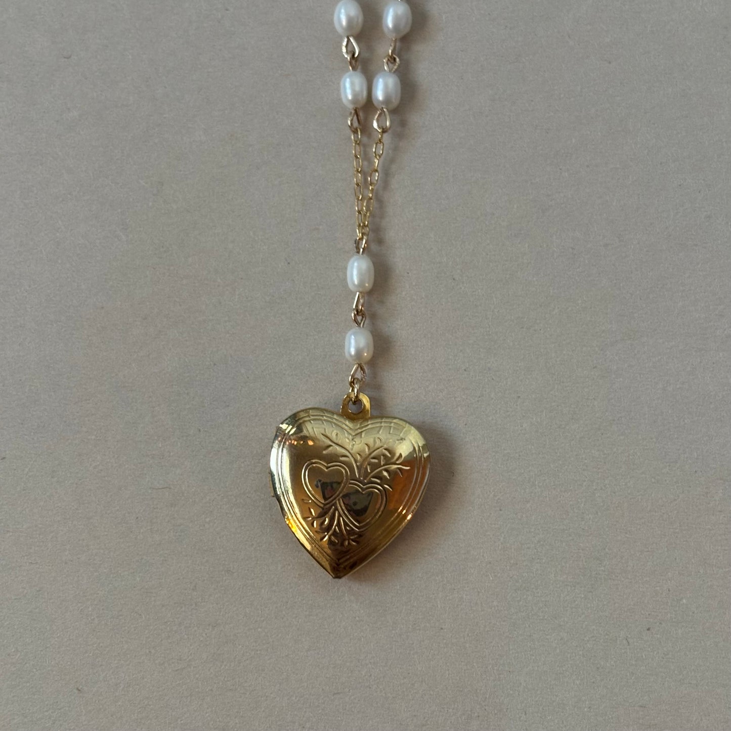 pearl locket necklace