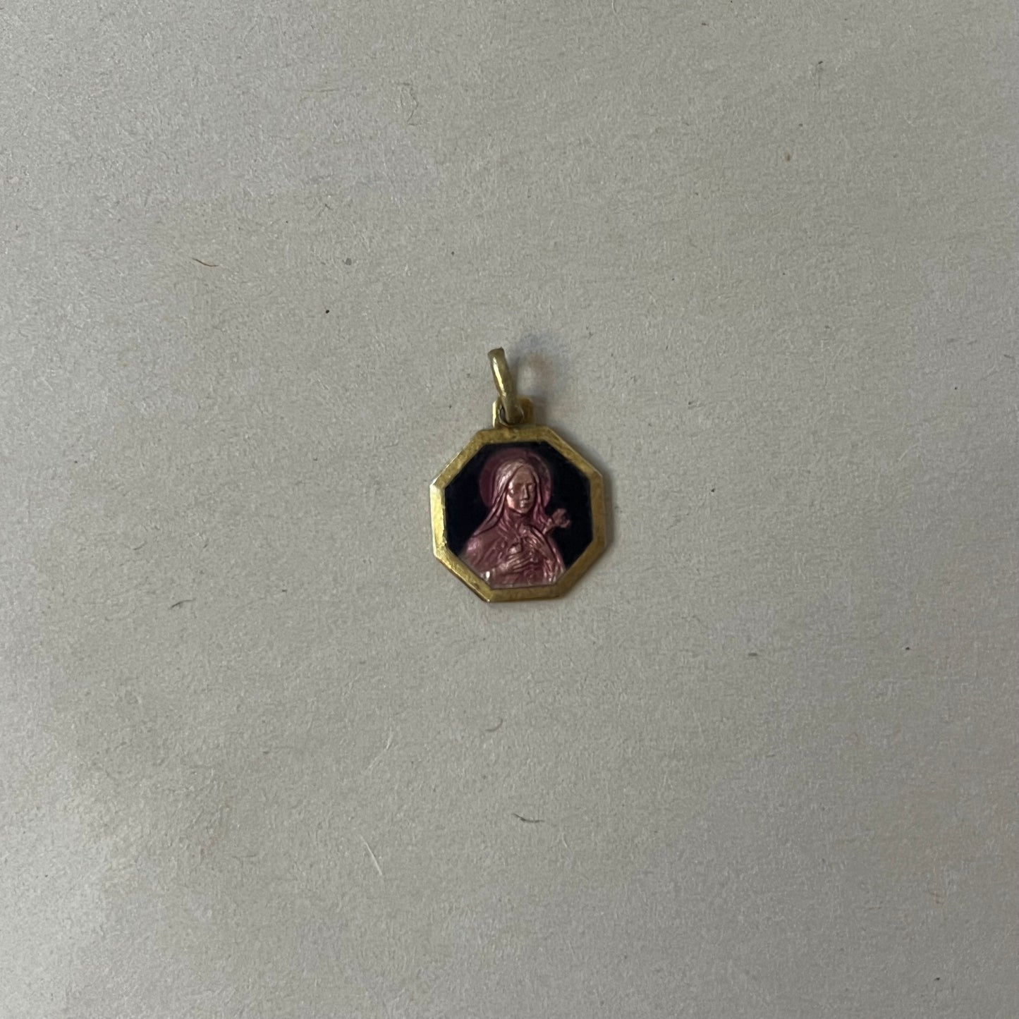 mary gold pendant