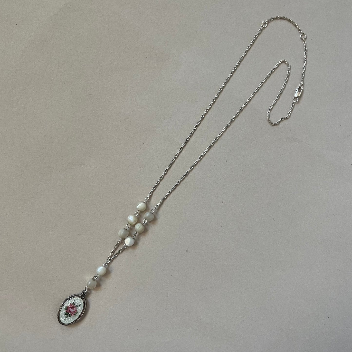 sliding pendant necklace