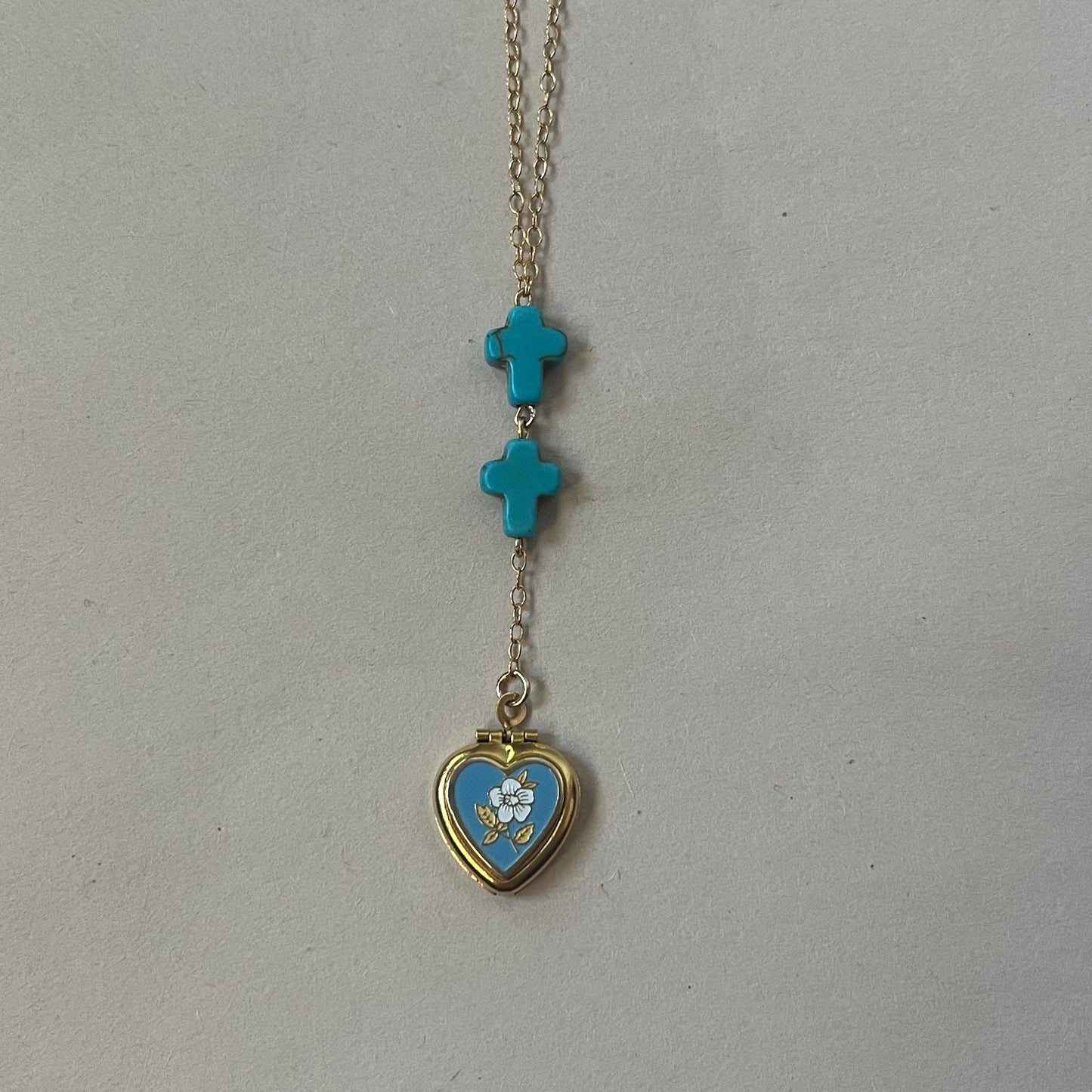 blue flower necklace