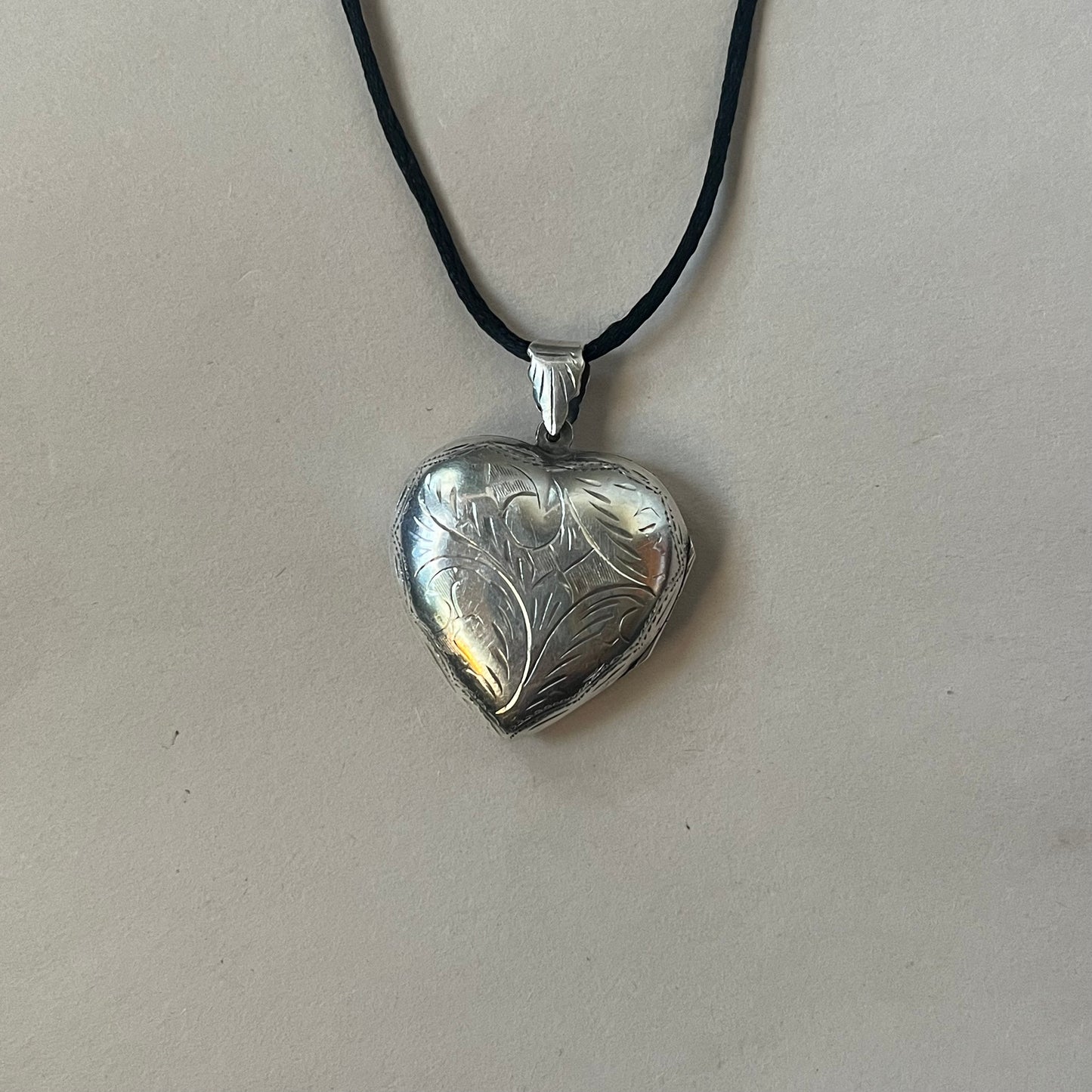 jumbo heart locket neckalce